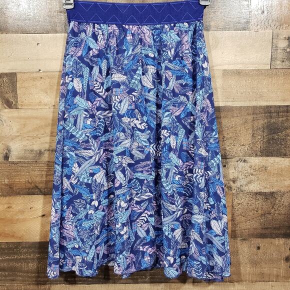 LuLaRoe Lucy skirt blue feather print woman's size extra small - Picture 3 of 8